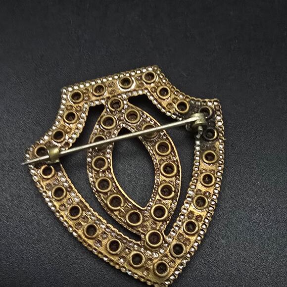 Edwardian Rhinestone Shield Brooch Gold Tone C Clasp - Picture 7 of 7